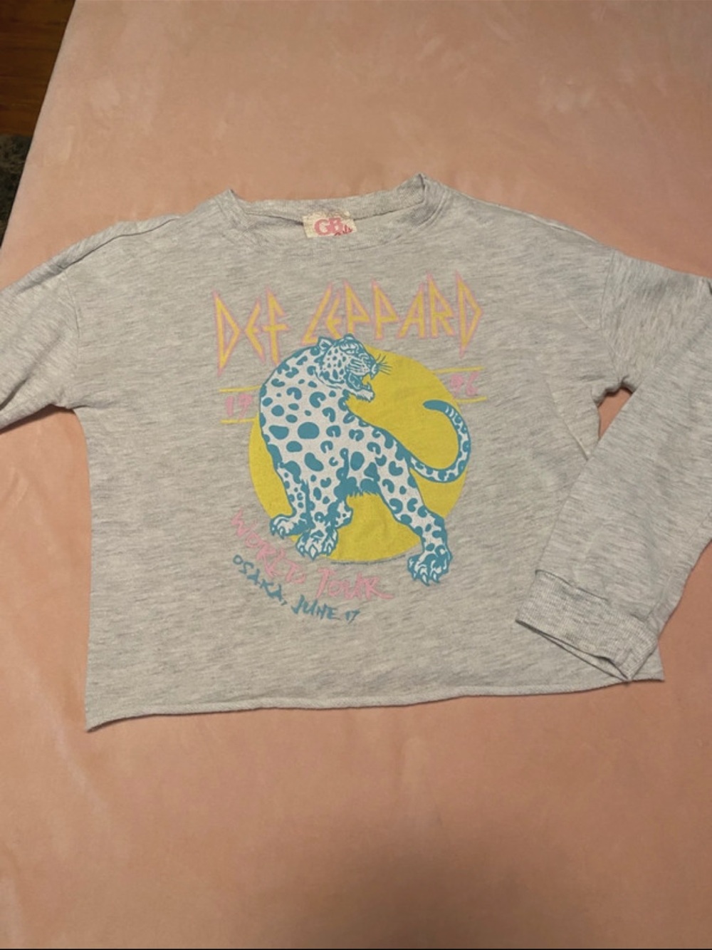 GB girls Gray Long-Sleeve Tee with Blue Leopard and Yellow Sun Graphic